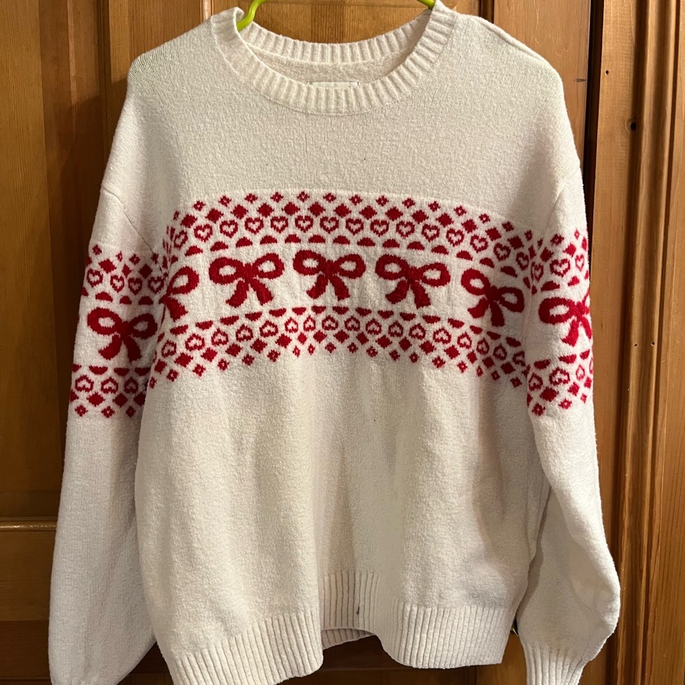 Hollister White Sweater with Red Bow Pattern
